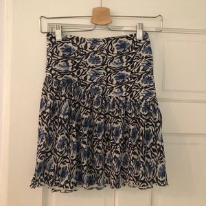 Pretty blue patterned ruffle skirt 💙